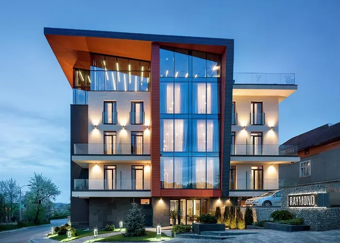 Hotel Raymond
